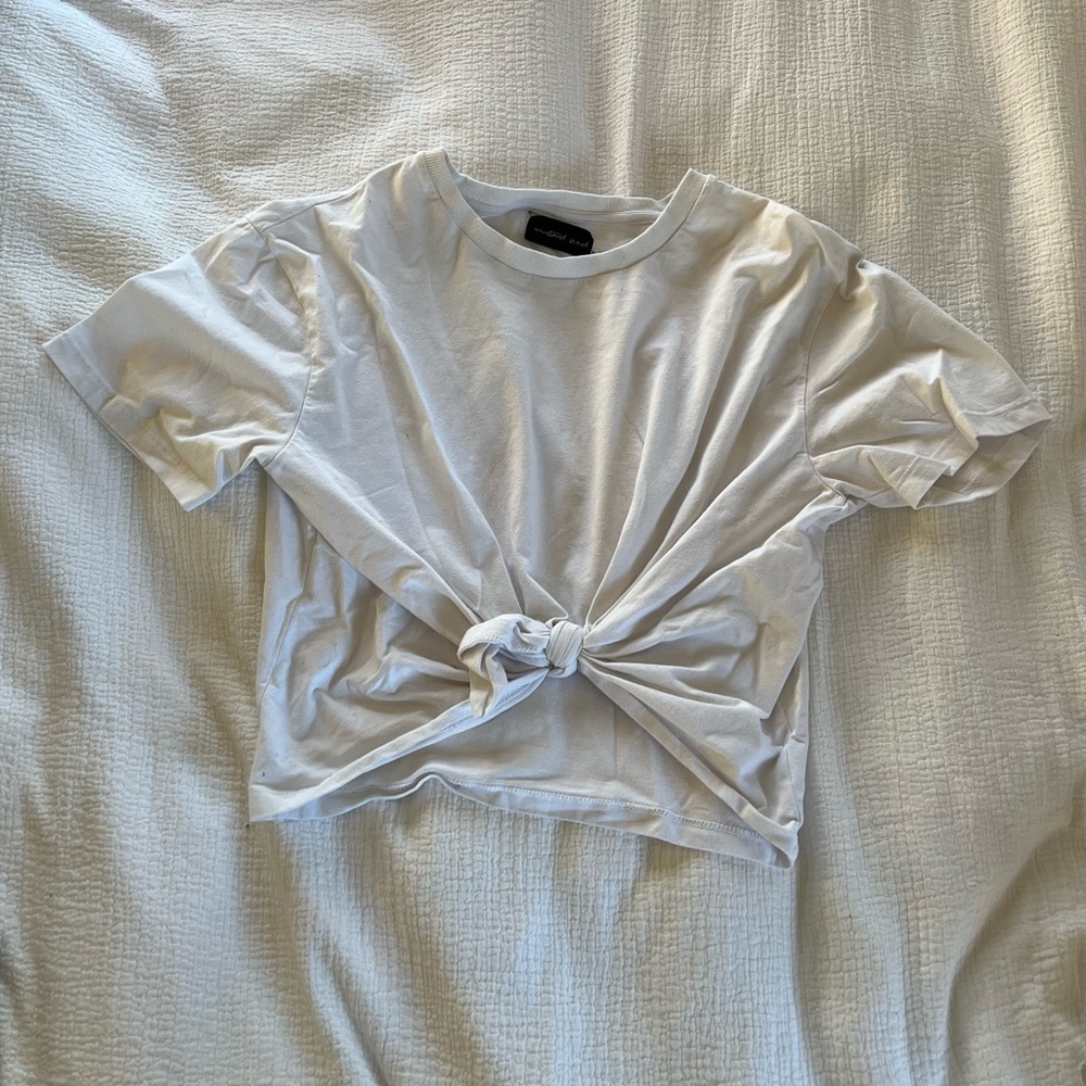 Twist tie crop shirt
